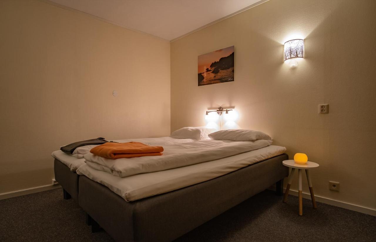Skagi Bed & Lodge Skaland Exteriör bild