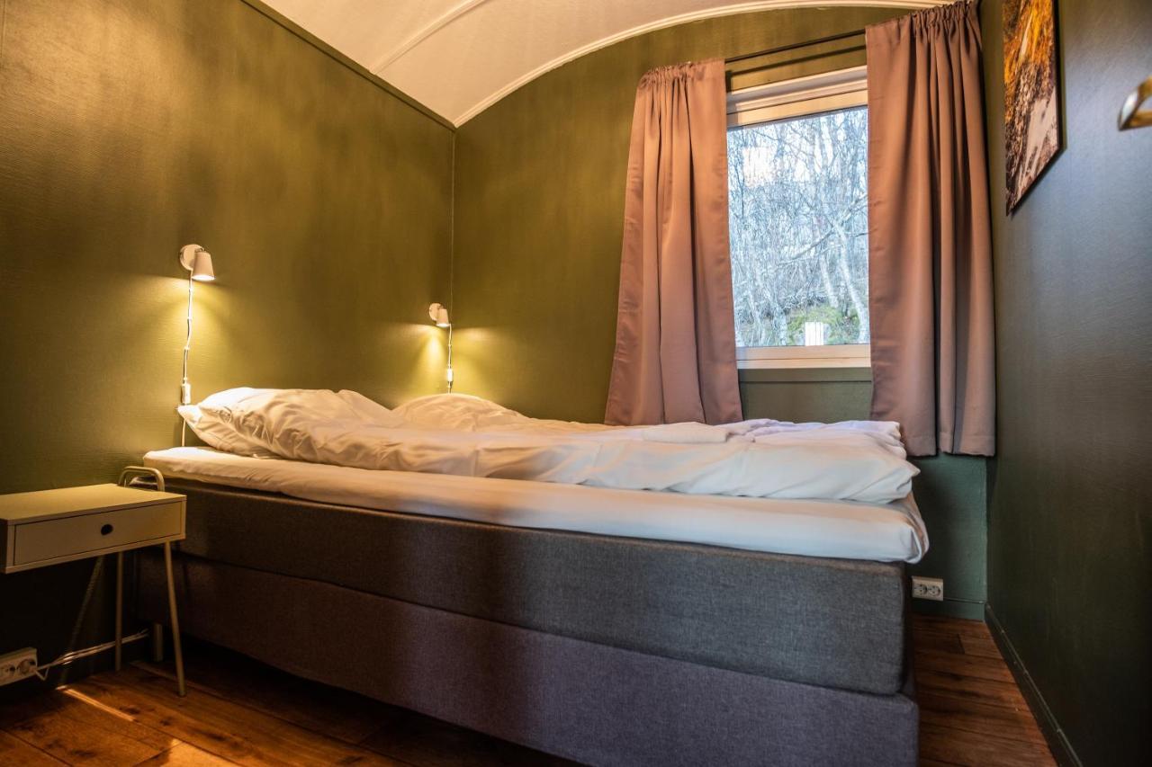 Skagi Bed & Lodge Skaland Exteriör bild